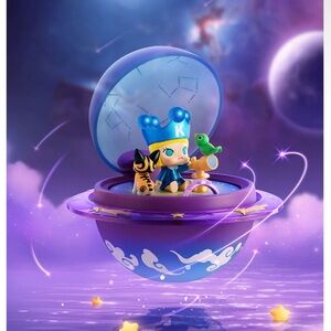 POP MART Romantic Ring Box Series 3 Scene Sets - Molly ((Galactic Heart))